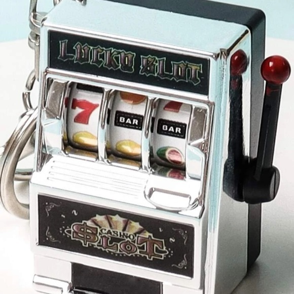 Las Vegas Mini Game Charm Keychain 🎰 It spins! - Picture 3 of 5